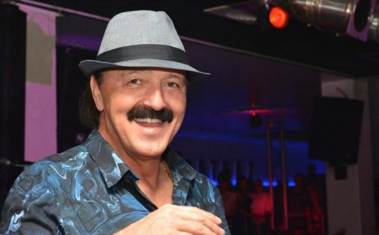 SVI SU MISLILI DA JE NEMOGUĆE!!….HARIS ĐŽINOVIĆ SE OŽENIO!!!!A pogledajte koja je POZNATA PJEVAČICA osvojila njegovo srce!!SSLIJEDI VELIKI ŠOK!!! - featured image SVI SU MISLILI DA JE NEMOGUĆE!!….HARIS ĐŽINOVIĆ SE OŽENIO!!!!A pogledajte koja je POZNATA PJEVAČICA osvojila njegovo srce!!SSLIJEDI VELIKI ŠOK!!! - featured image