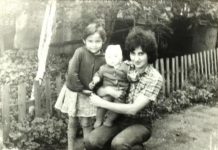 ZAŠTO NE TREBA DRŽATI FOTOGRAFIJE UMRLIH LJUDI U KUĆI: Razlog će vas zapanjiti! ZAŠTO NE TREBA DRŽATI FOTOGRAFIJE UMRLIH LJUDI U KUĆI: Razlog će vas zapanjiti! - featured image