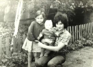 ZAŠTO NE TREBA DRŽATI FOTOGRAFIJE UMRLIH LJUDI U KUĆI: Razlog će vas zapanjiti! ZAŠTO NE TREBA DRŽATI FOTOGRAFIJE UMRLIH LJUDI U KUĆI: Razlog će vas zapanjiti! - featured image