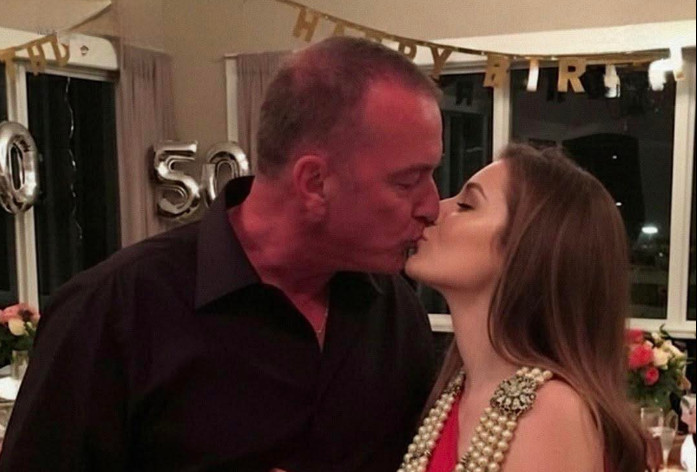 Moj brak se raspao pred svima — a onda je mikrofon otkrio tajnu od 25 godina - featured image Moj brak se raspao pred svima — a onda je mikrofon otkrio tajnu od 25 godina - featured image