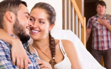 Rečenice koje žene najčešće izgovaraju kada varaju – a većina muškaraca ih ne prepozna Rečenice koje žene najčešće izgovaraju kada varaju – a većina muškaraca ih ne prepozna - featured image