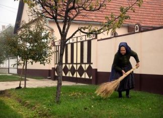 Veruje se da kroz ovih 7 znakova pokojnik bližnjima šalje određenu poruku: U jednoj situaciji treba biti veoma pažljiv Veruje se da kroz ovih 7 znakova pokojnik bližnjima šalje određenu poruku: U jednoj situaciji treba biti veoma pažljiv - featured image