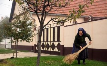 Veruje se da kroz ovih 7 znakova pokojnik bližnjima šalje određenu poruku: U jednoj situaciji treba biti veoma pažljiv Veruje se da kroz ovih 7 znakova pokojnik bližnjima šalje određenu poruku: U jednoj situaciji treba biti veoma pažljiv - featured image